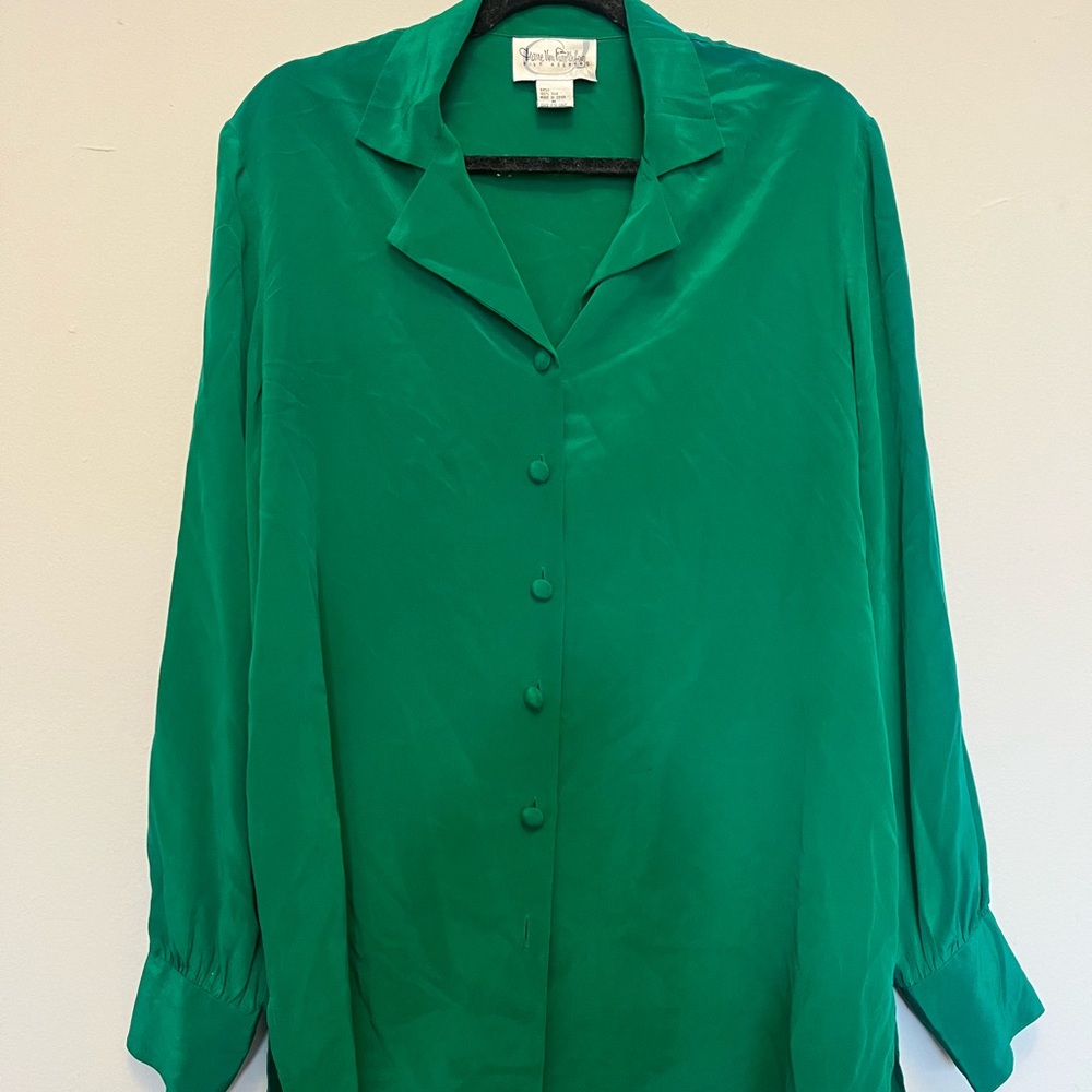 Diane Von Furstenberg Vibrant Green Button-Down Shirt 100% silk size medium